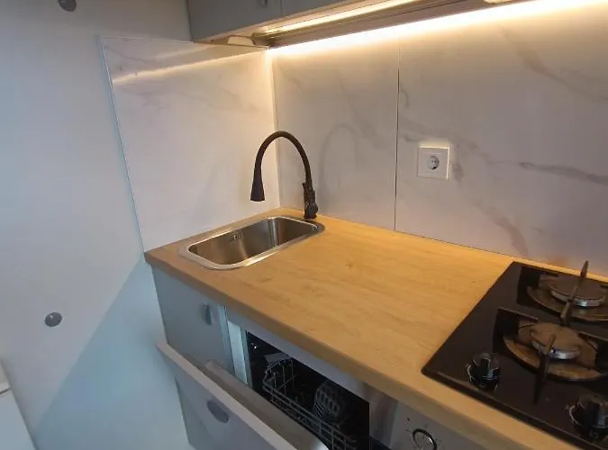 Dariaus Ir Gireno 6 * Вільнюс